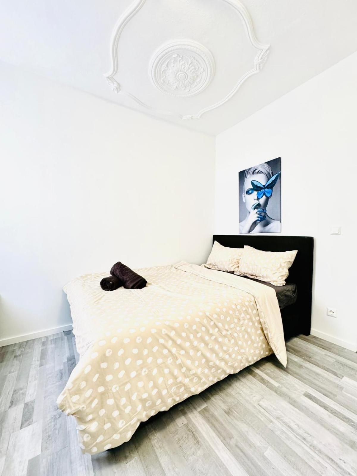 Very Spacious Apartment For Up To 7P With Great Location Wien Exterior foto